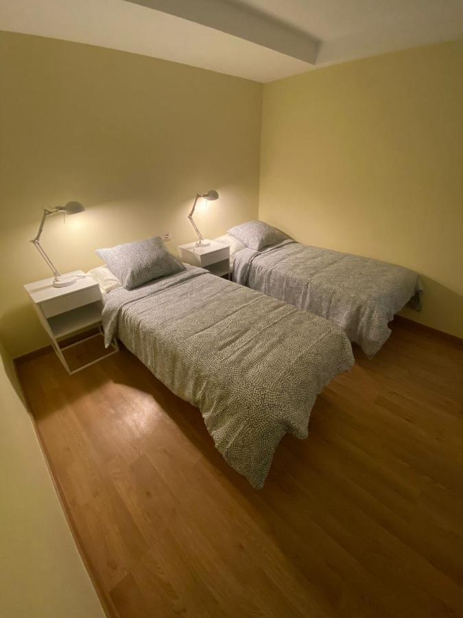 Cal Tofones, Baixos 2. Allotjament Turistic A Borreda ภายนอก รูปภาพ